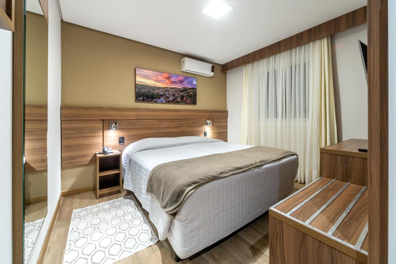 Hotel Fioreze Centro 格拉玛多 外观 照片